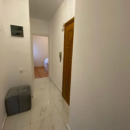 Apartment Modern, Centrally Located *