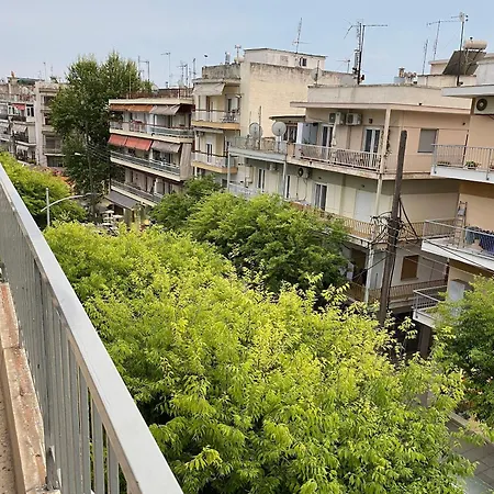 Apartment Modern, Centrally Located